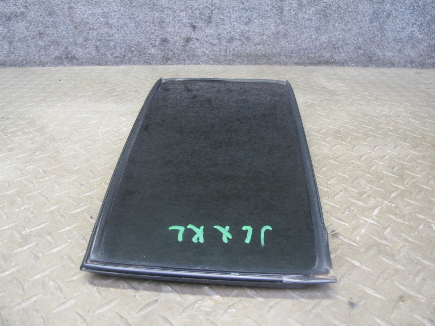 2004-2007 Lexus UZJ100L LX470 Rear Left Door Vent Fixed Glass Window