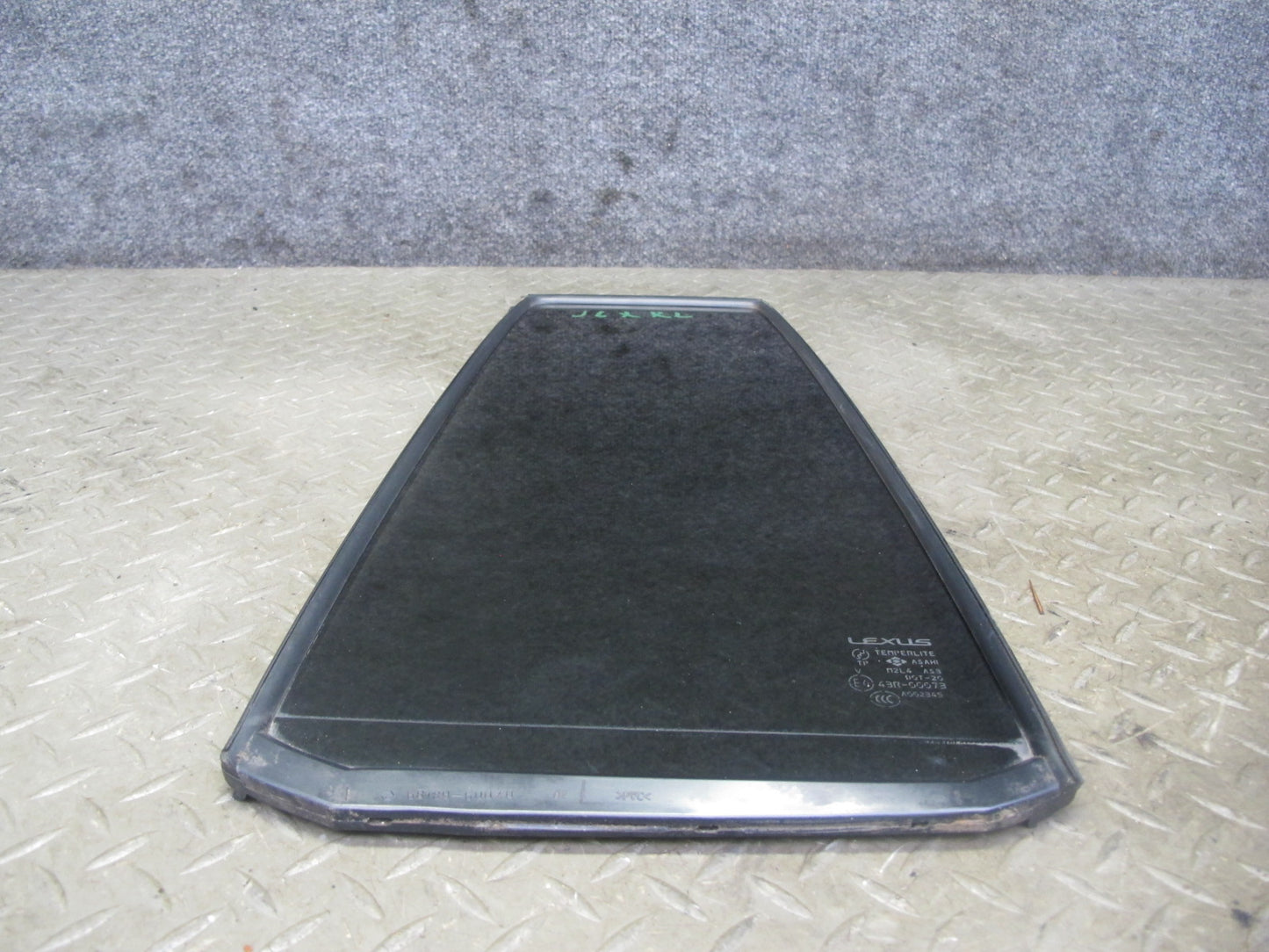 2004-2007 Lexus UZJ100L LX470 Rear Left Door Vent Fixed Glass Window