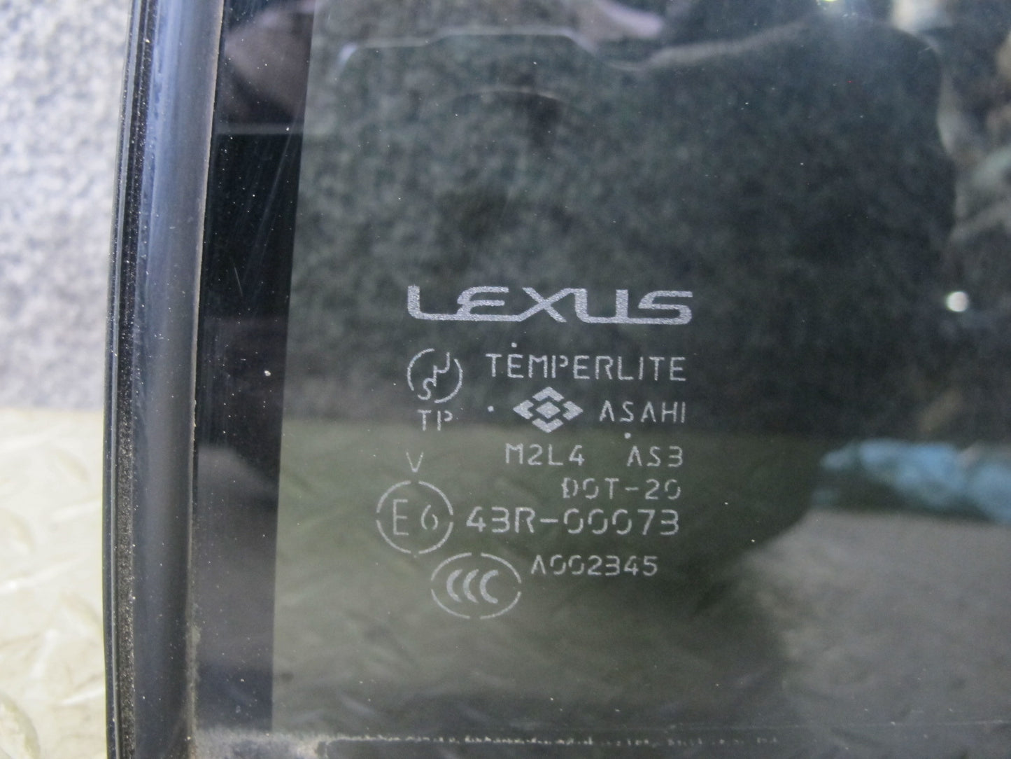 2003-2007 Lexus UZJ100L LX470 Rear Right Door Vent Fixed Glass Window