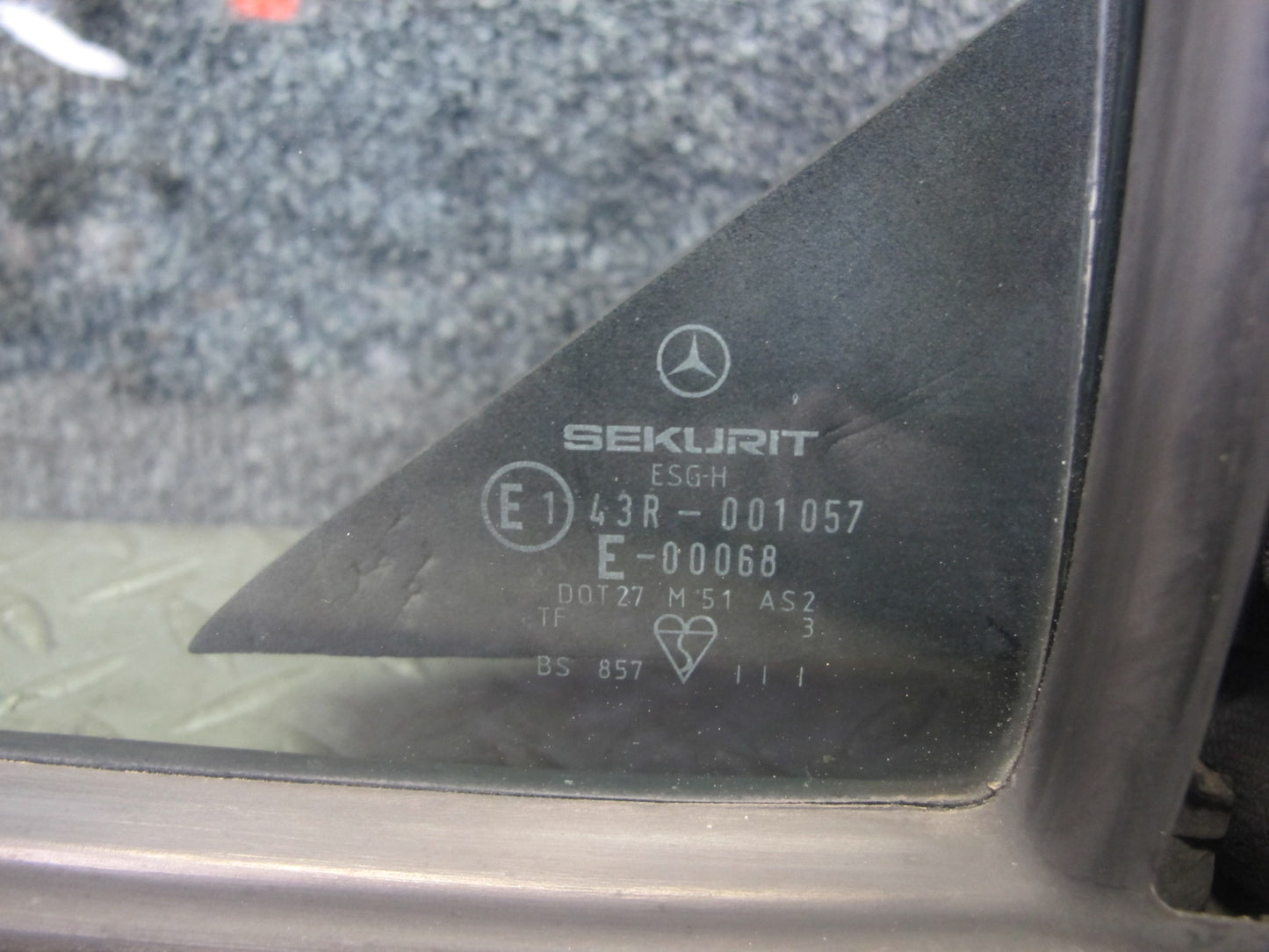 77-85 Mercedes W123 300D 240D Sedan Rear Right Door Vent Glass Window OEM