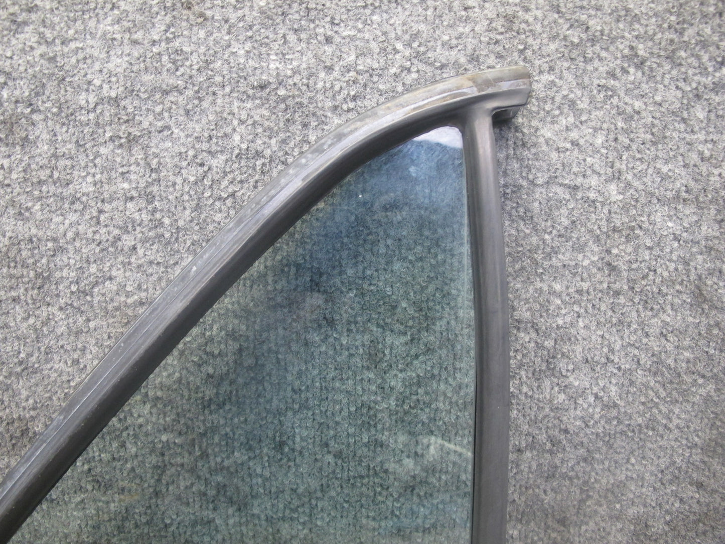 77-85 Mercedes W123 300D 240D Sedan Rear Right Door Vent Glass Window OEM