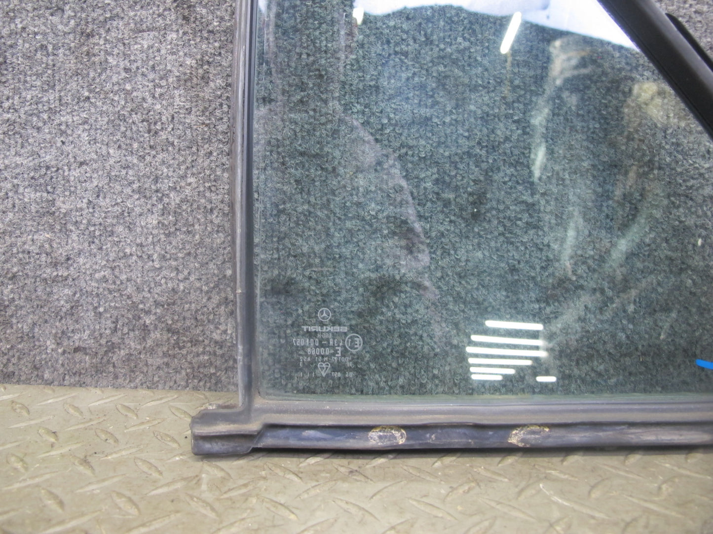 77-85 Mercedes W123 300D 240D Sedan Rear Right Door Vent Glass Window OEM