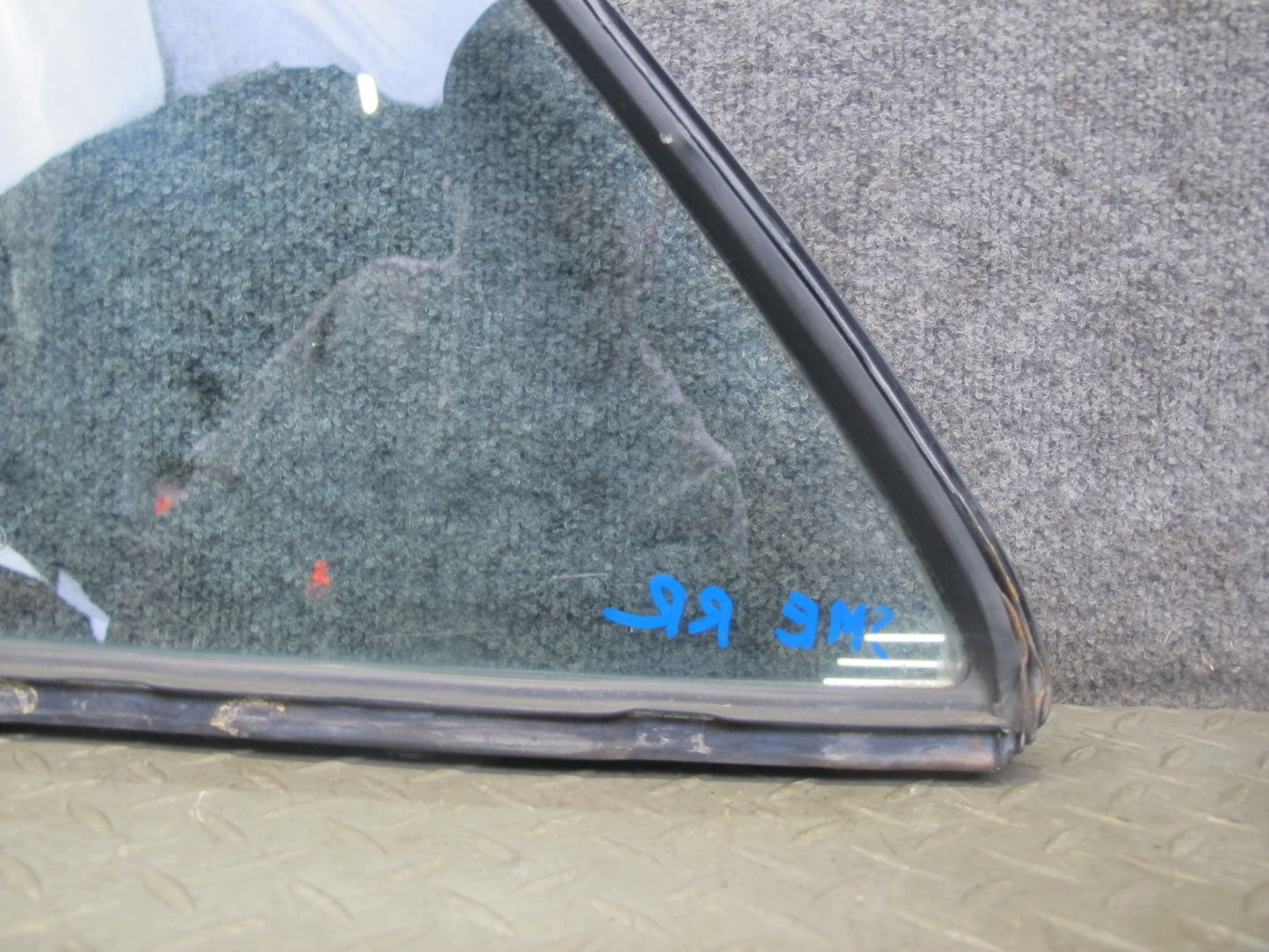 77-85 Mercedes W123 300D 240D Sedan Rear Right Door Vent Glass Window OEM