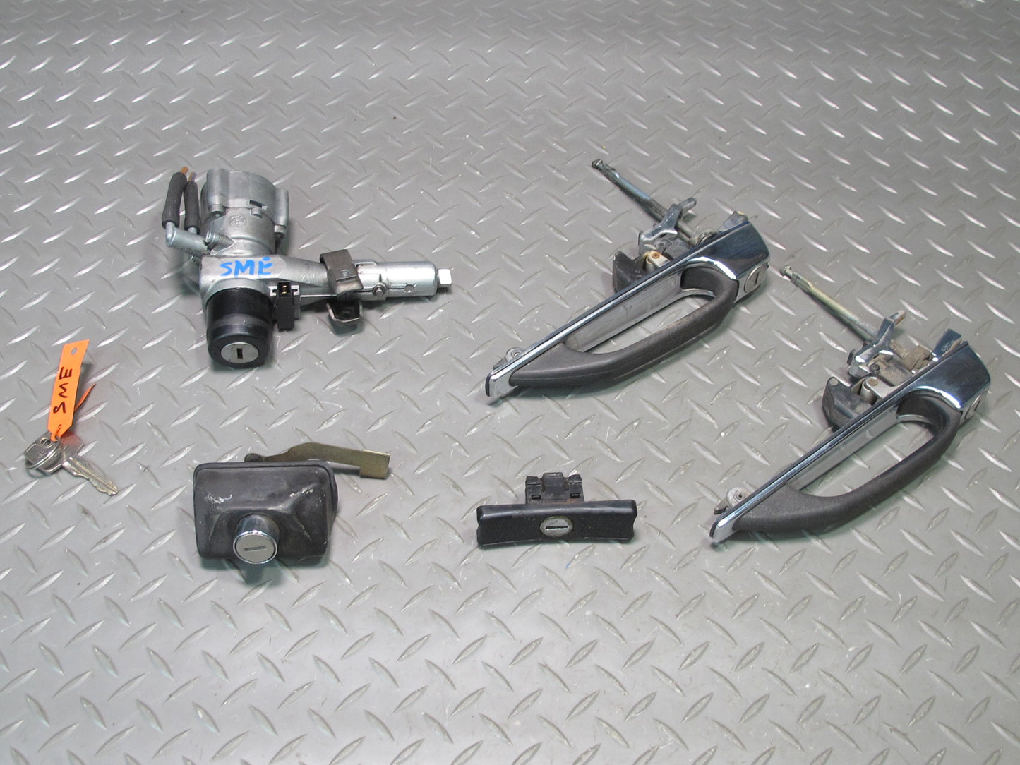 81-85 Mercedes W123 Diesel Ignition Switch Door Handle & Trunk Lock KEY Set OEM