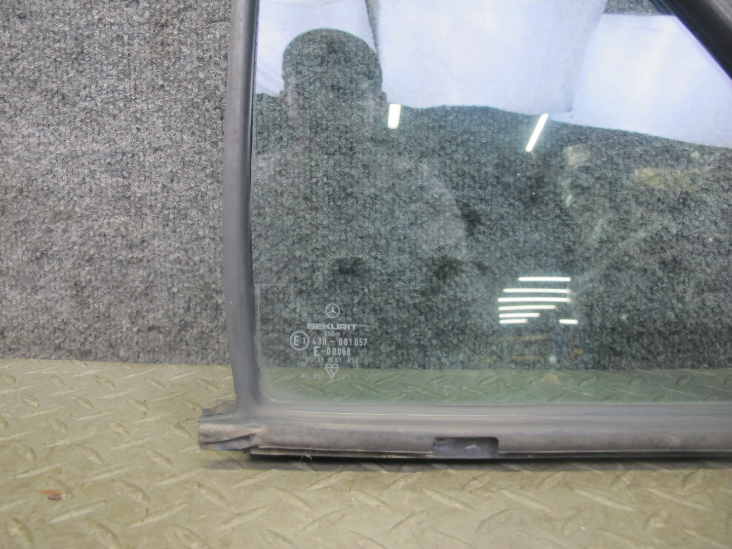 77-85 Mercedes W123 300D 240D Sedan Rear Right Door Vent Glass Window OEM