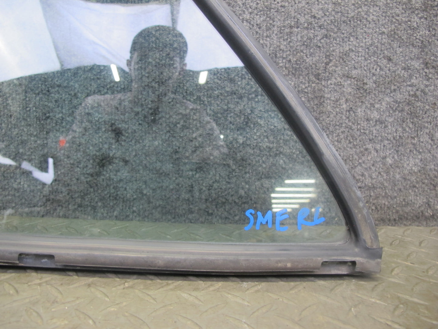 77-85 Mercedes W123 300D 240D Sedan Rear Right Door Vent Glass Window OEM