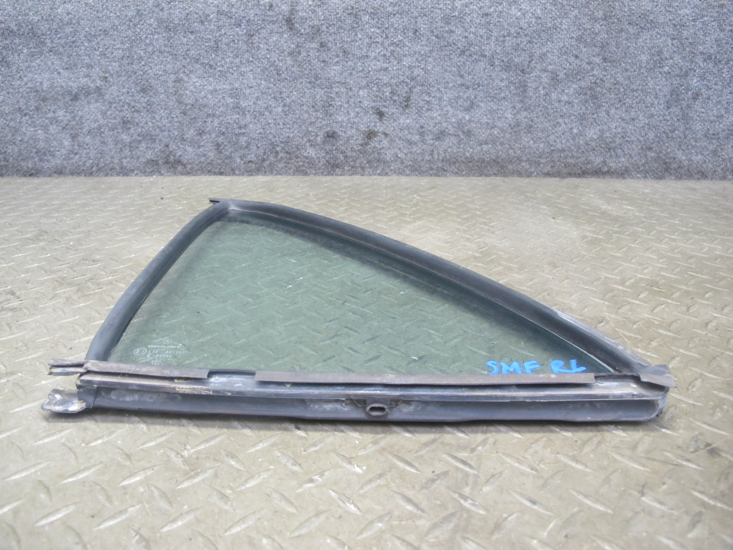 77-85 Mercedes W123 300D 240D Sedan Rear Right Door Vent Glass Window OEM