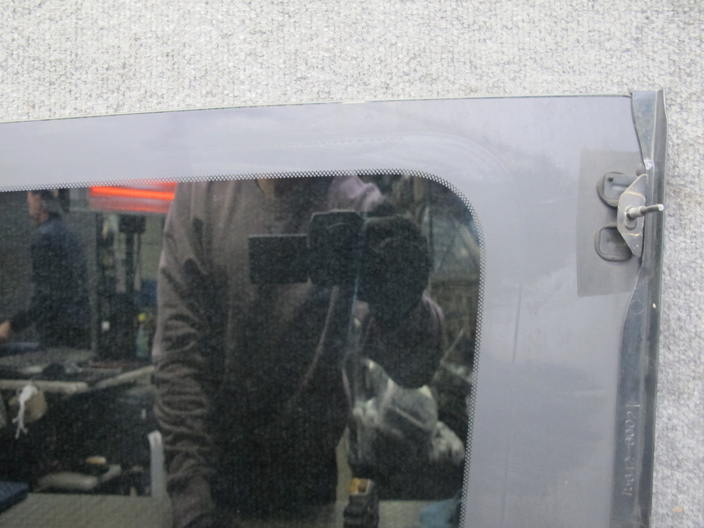 2004-2007 Lexus J100 LX470 Rear Left Quarter Glass Window