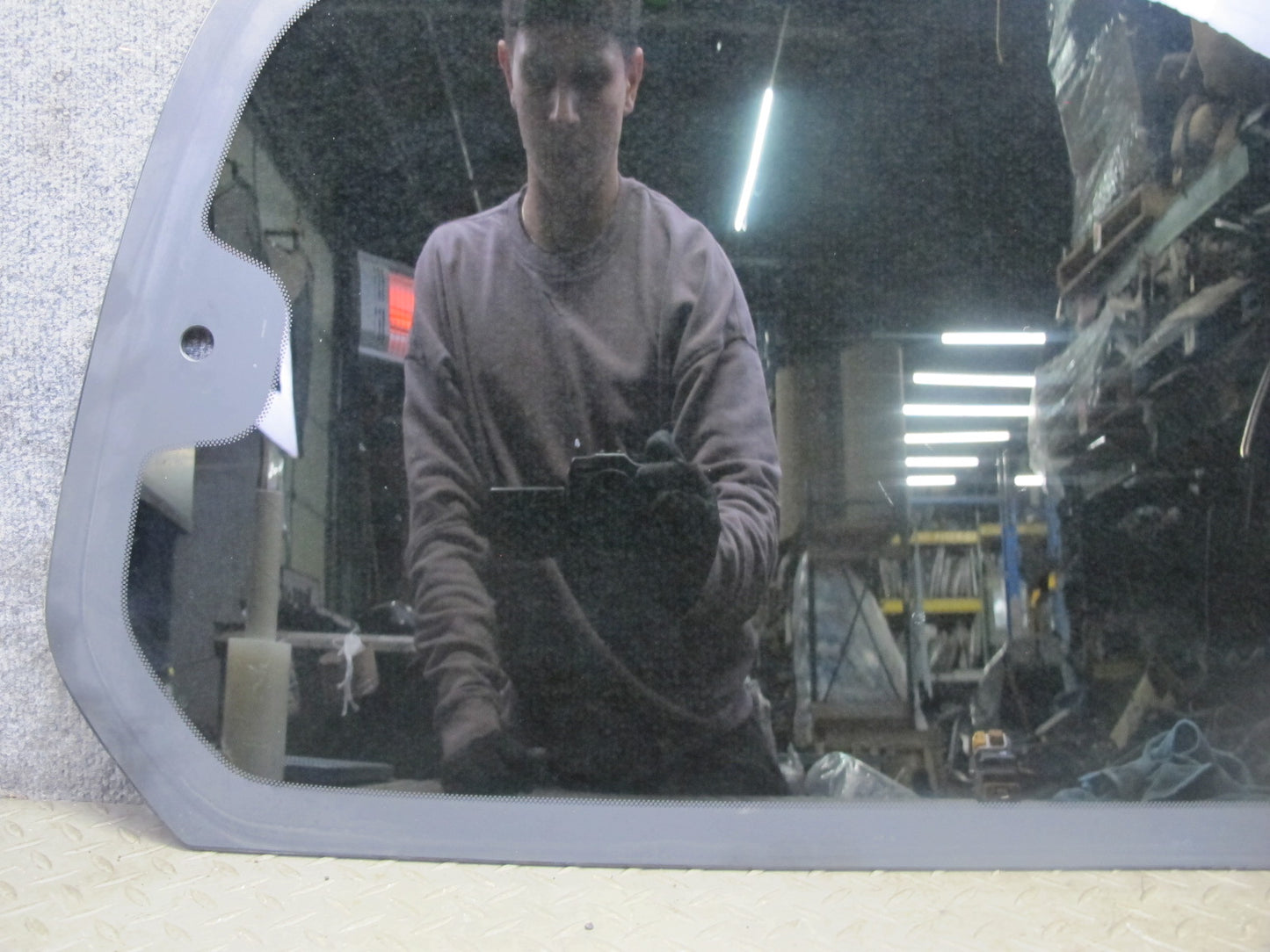 2004-2007 Lexus J100 LX470 Rear Left Quarter Glass Window