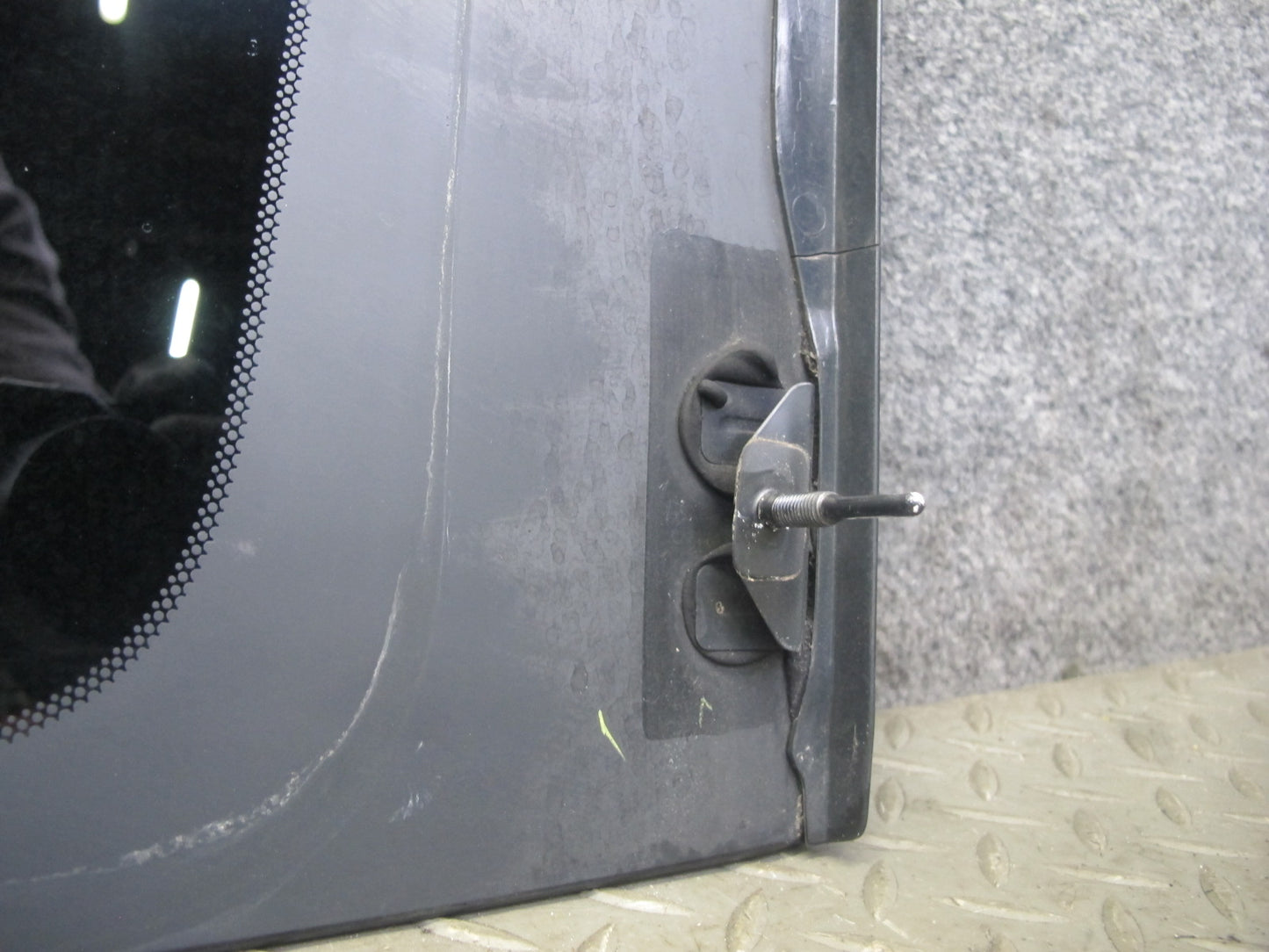 2004-2007 Lexus J100 LX470 Rear Left Quarter Glass Window