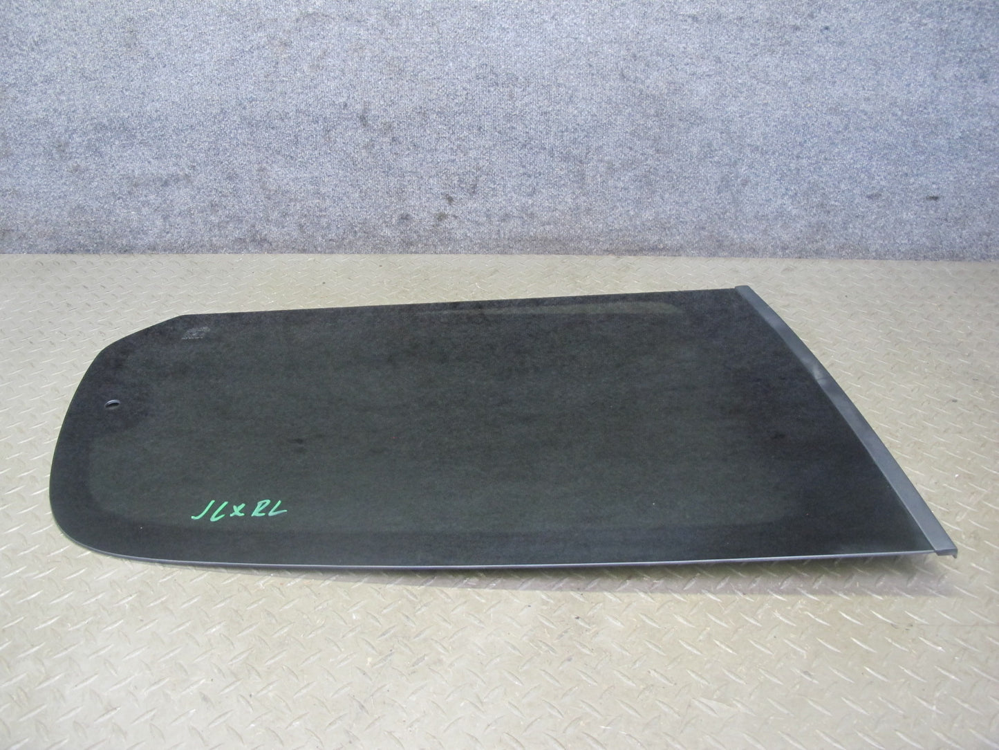 2004-2007 Lexus J100 LX470 Rear Left Quarter Glass Window
