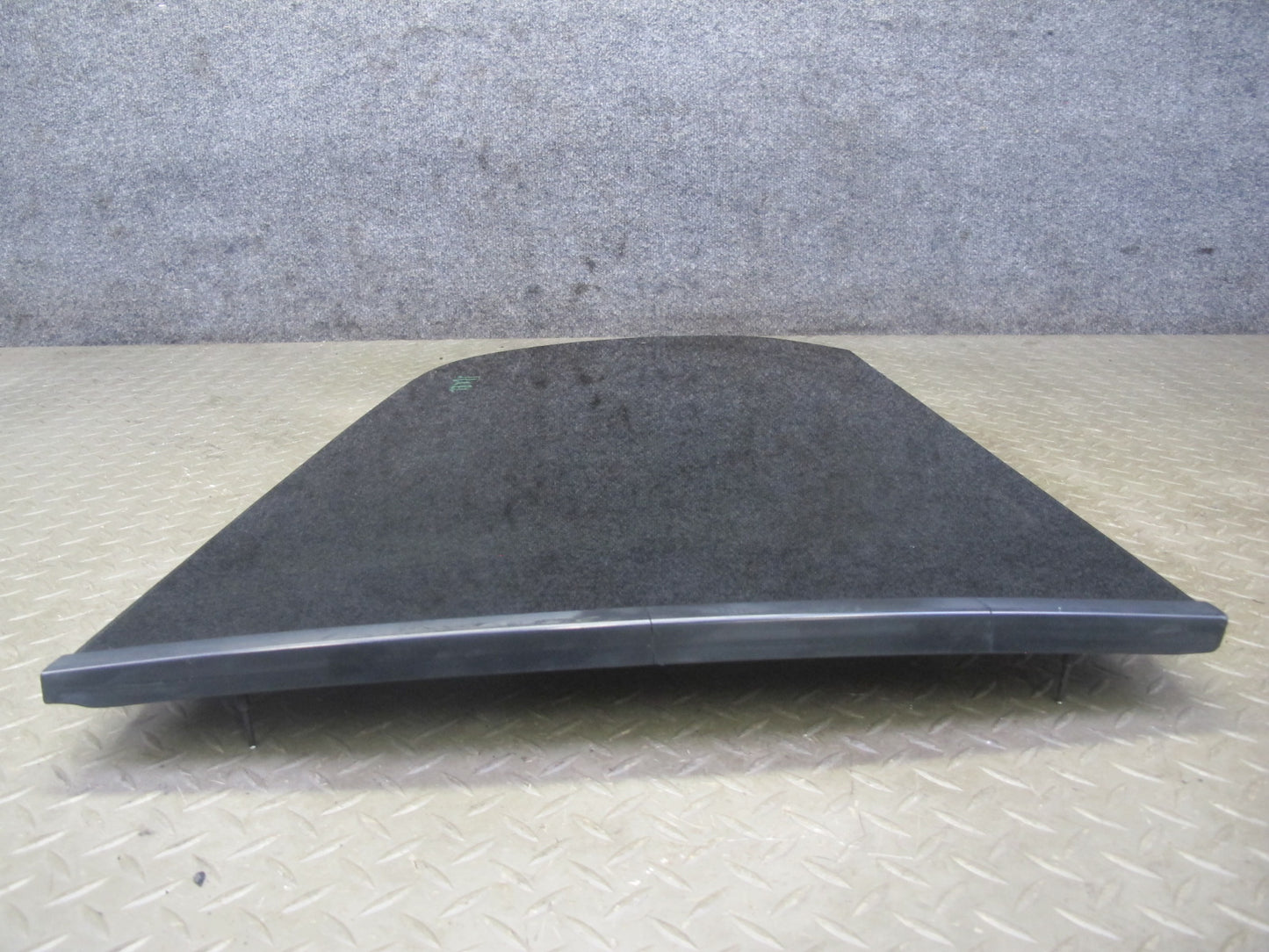 2004-2007 Lexus J100 LX470 Rear Left Quarter Glass Window