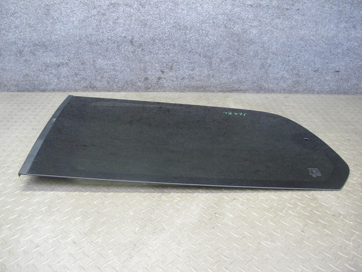 2004-2007 Lexus J100 LX470 Rear Left Quarter Glass Window