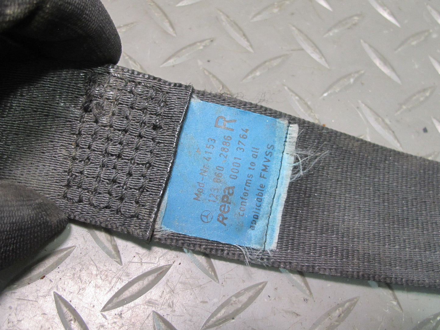 83-85 MERCEDES W123 240D FRONT LEFT RIGHT SEATBELT RETRACTOR SET OEM