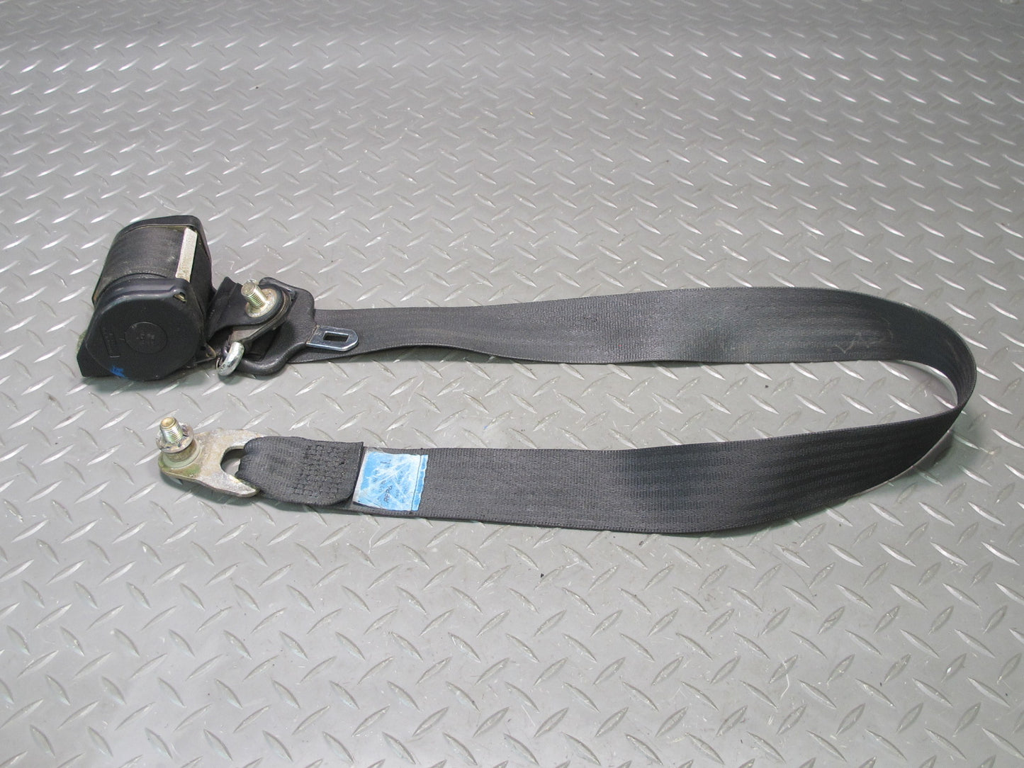 83-85 MERCEDES W123 240D FRONT LEFT RIGHT SEATBELT RETRACTOR SET OEM