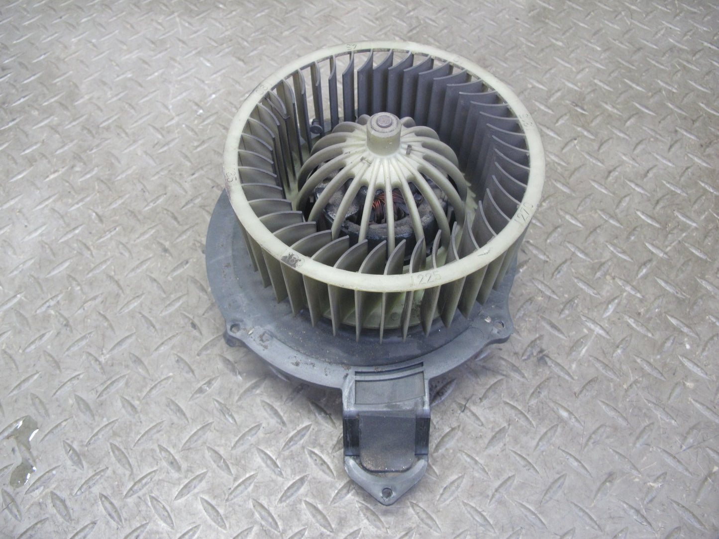 74-85 Mercedes W123 300D 240D A/C Heater Blower Motor Fan OEM