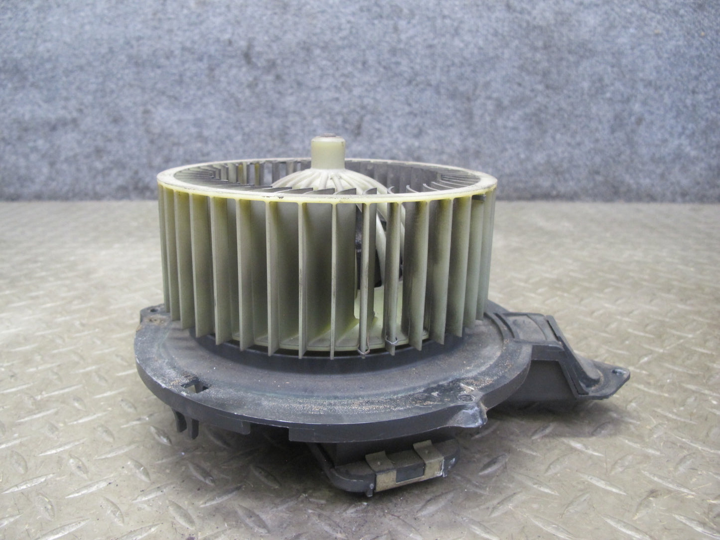 74-85 Mercedes W123 300D 240D A/C Heater Blower Motor Fan OEM