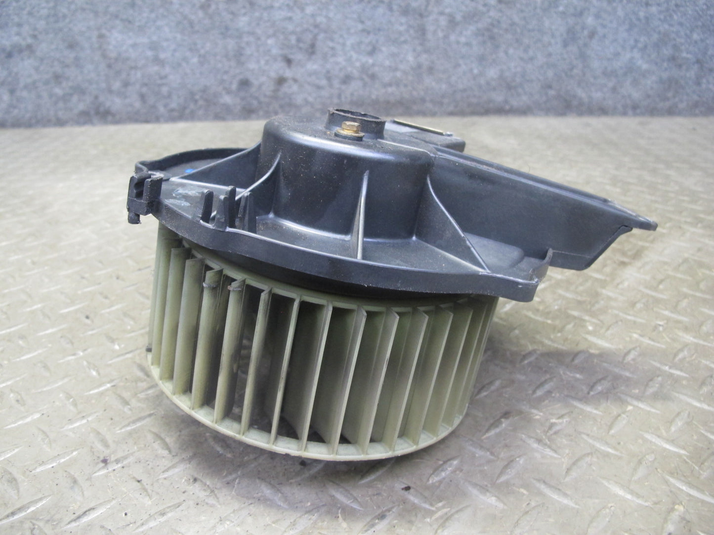 74-85 Mercedes W123 300D 240D A/C Heater Blower Motor Fan OEM