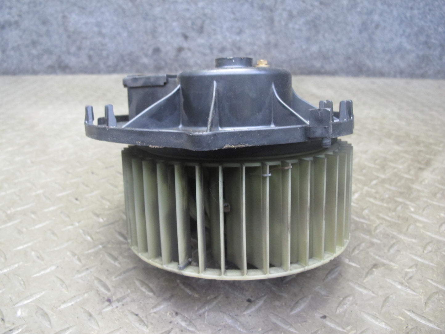 74-85 Mercedes W123 300D 240D A/C Heater Blower Motor Fan OEM