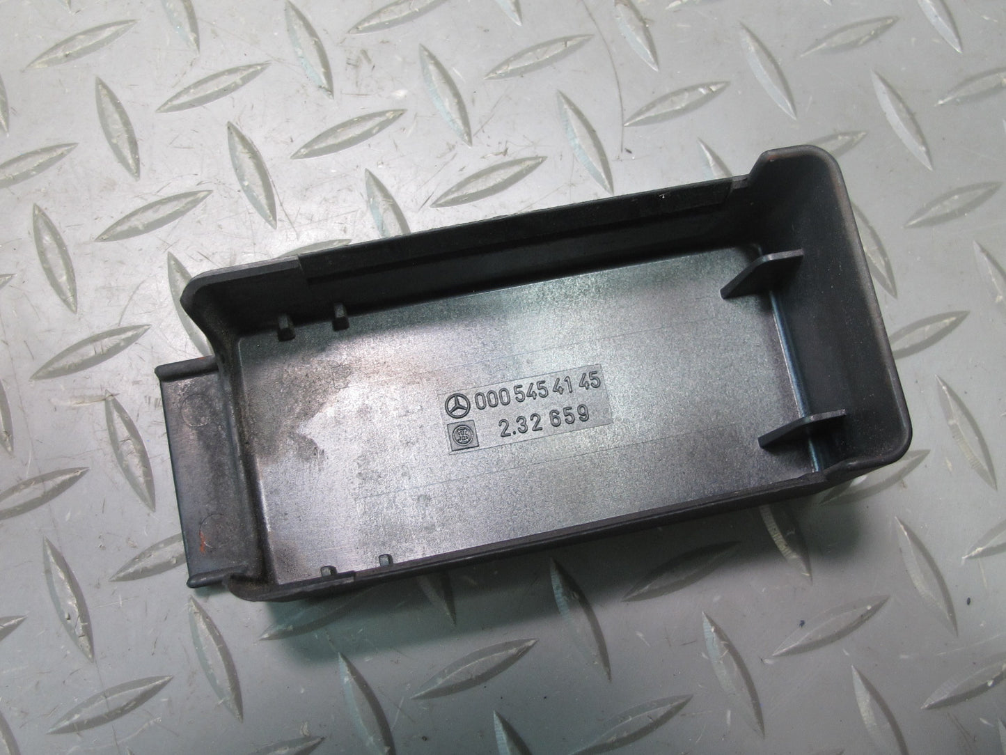 81-83 Mercedes W123 240D Diesel Glow Plug Relay 0015459732 OEM