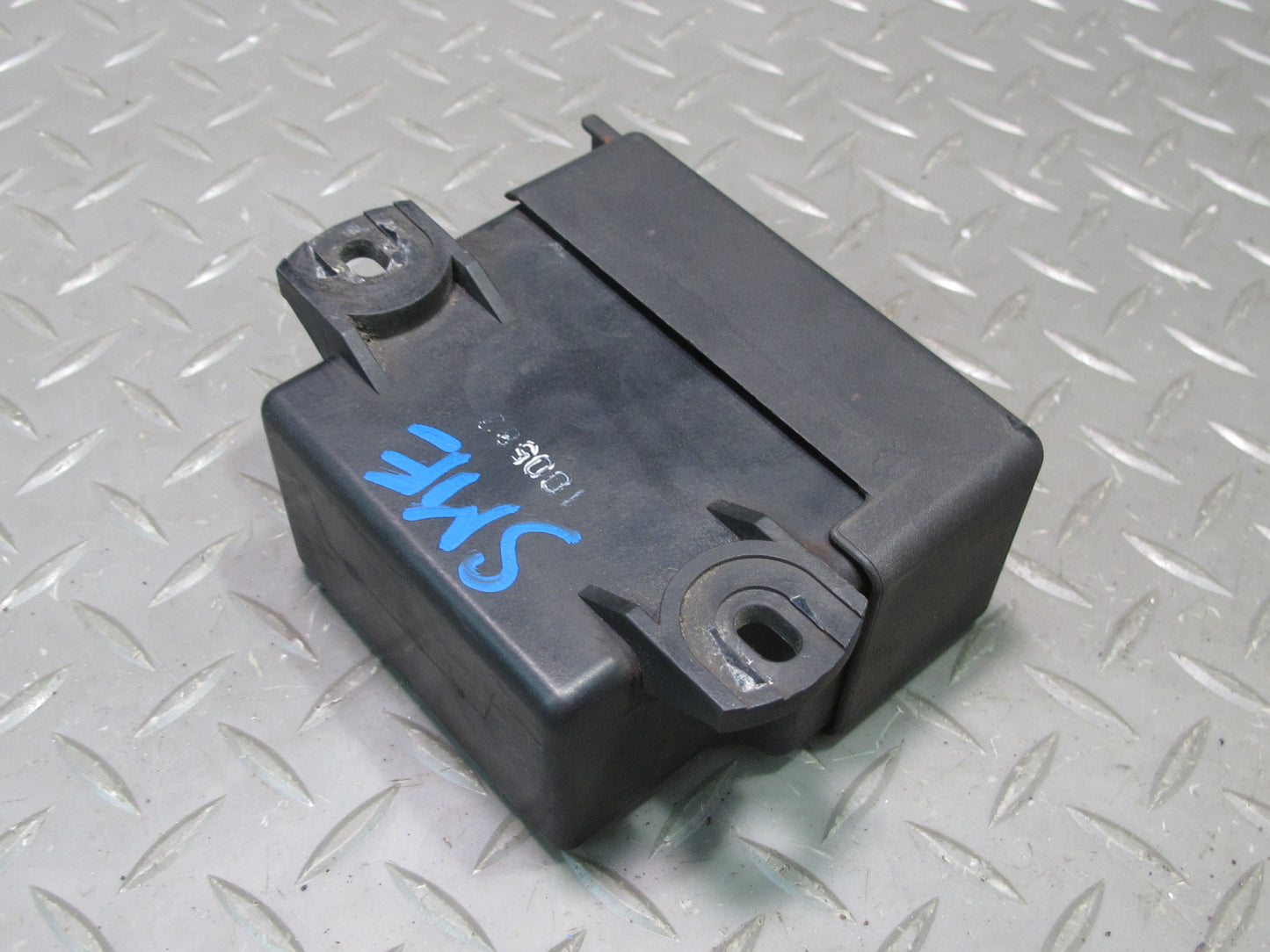 81-83 Mercedes W123 240D Diesel Glow Plug Relay 0015459732 OEM