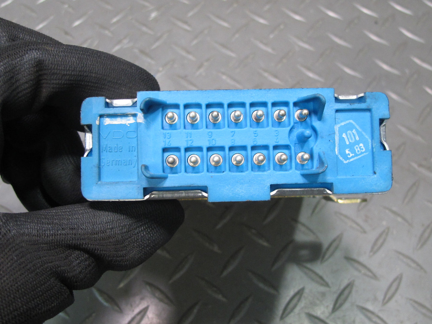 82-85 Mercedes W123 300D 240D Cruise Control Module 0025453232 OEM