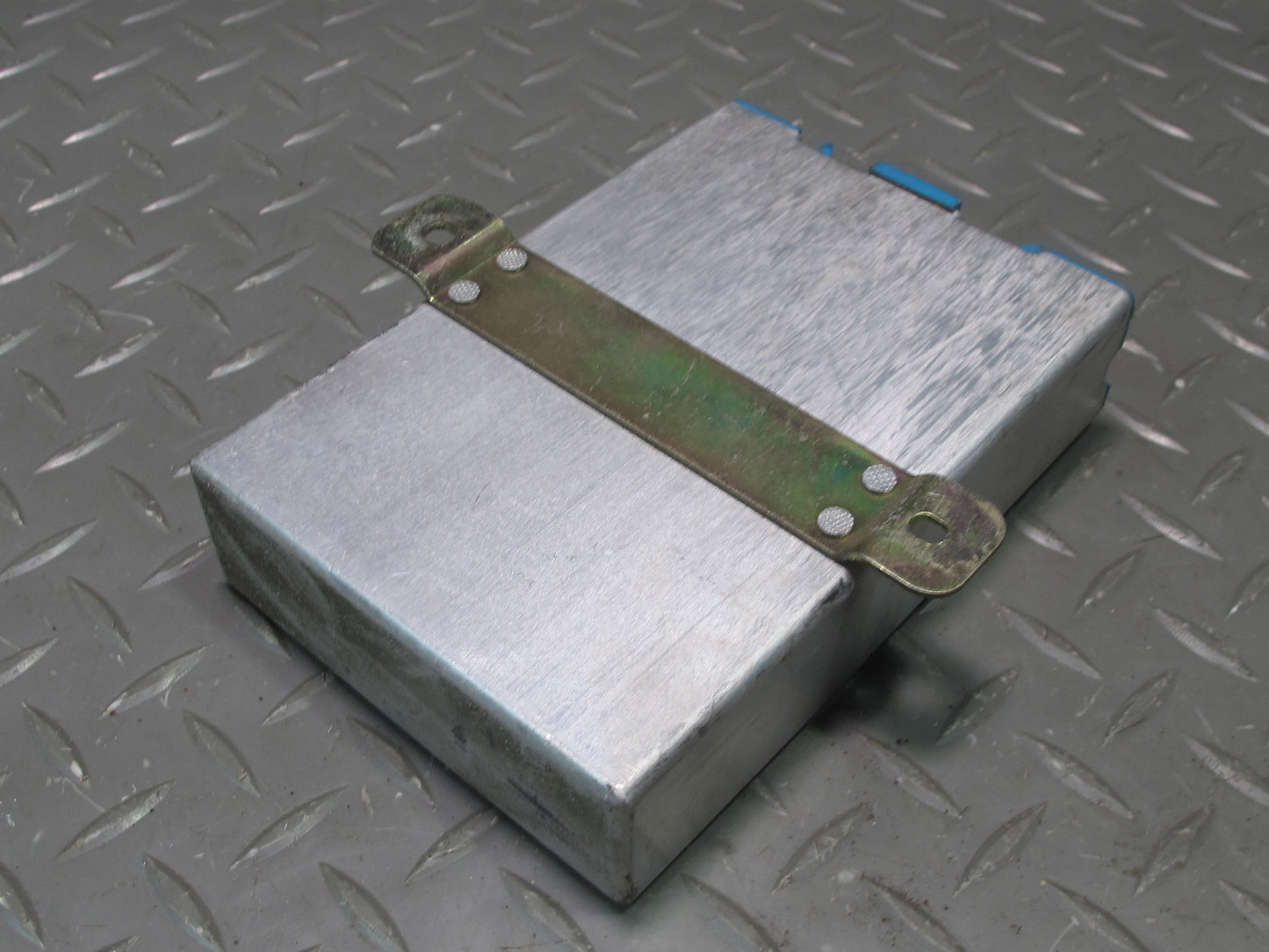 82-85 Mercedes W123 300D 240D Cruise Control Module 0025453232 OEM