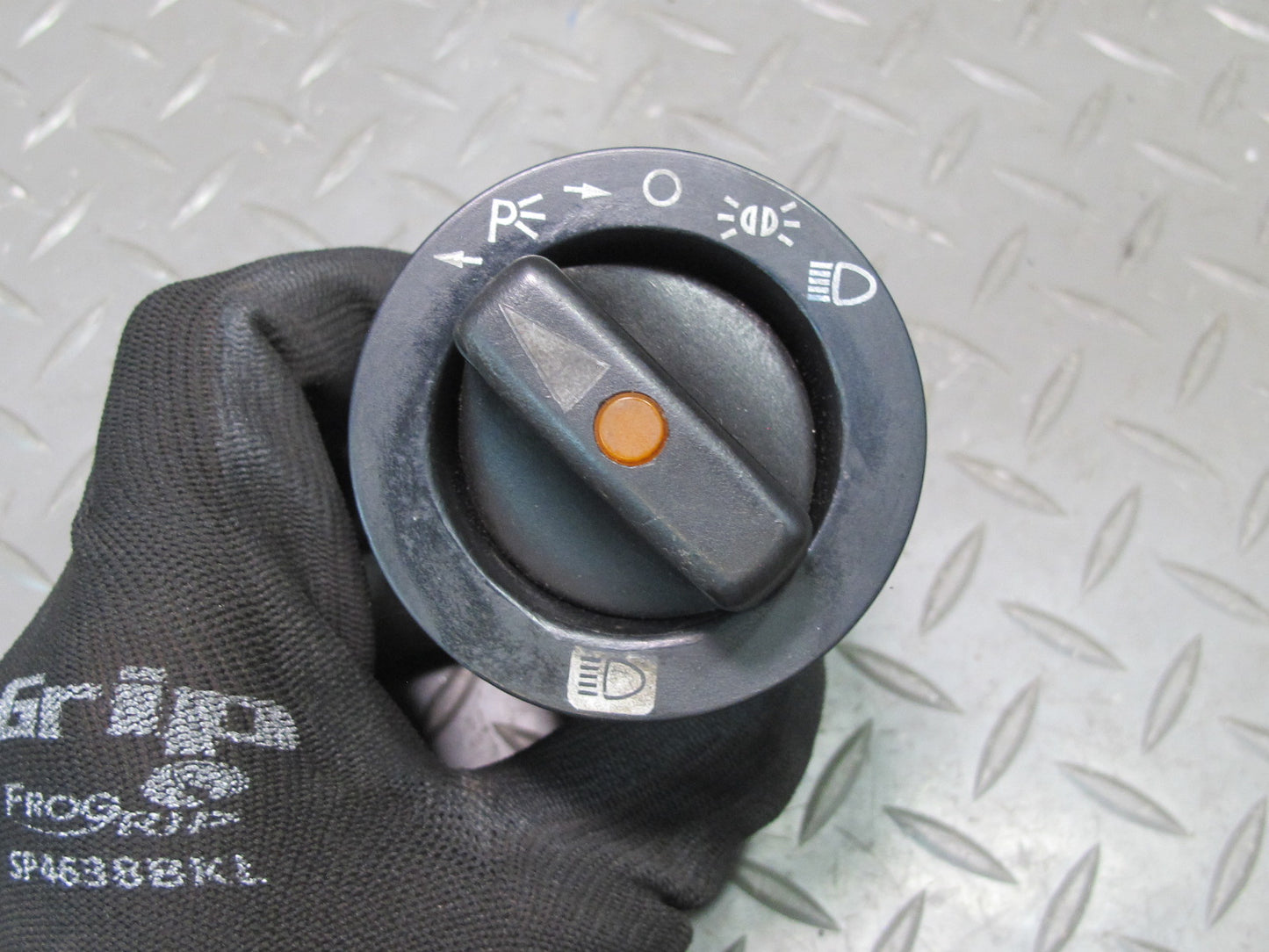 74-85 Mercedes W123 300D 240D Headlight Lamp Knob Switch OEM