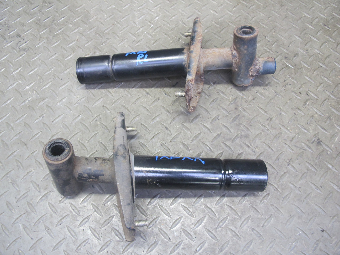 93-99 BMW E36 328ic Set of 2 Rear Bumper Left & Right Shock Absorber OEM