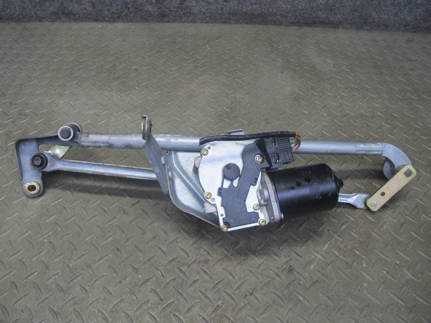 95-99 BMW E36 328iC 2DOOR Windshield Wiper Transmission Linkage w Motor OEM