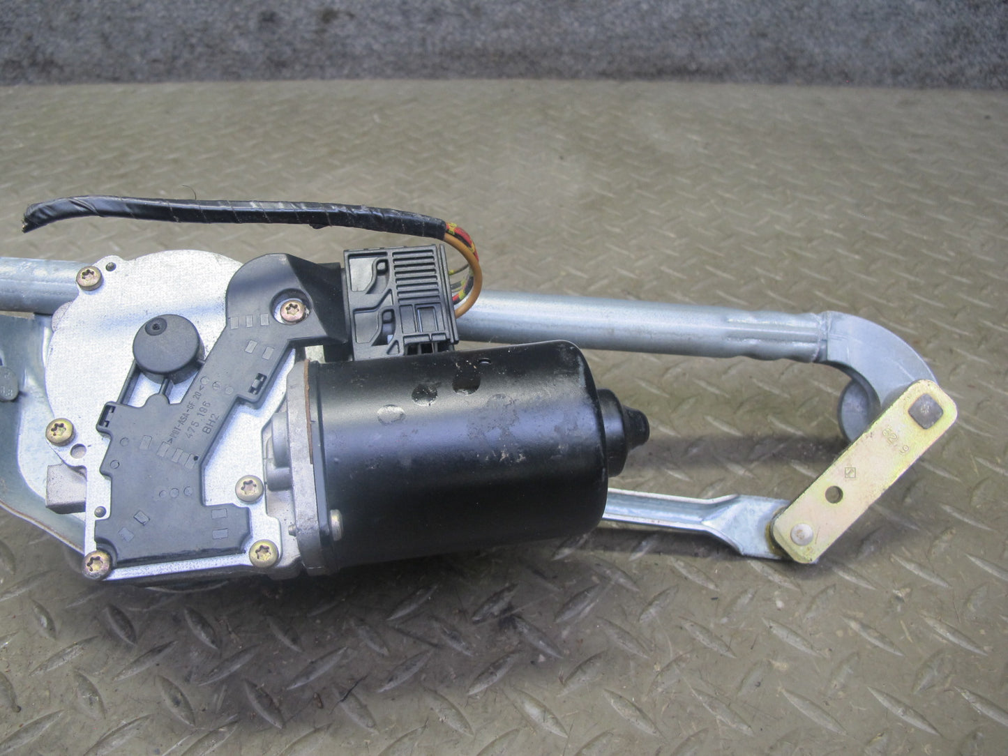 95-99 BMW E36 328iC 2DOOR Windshield Wiper Transmission Linkage w Motor OEM