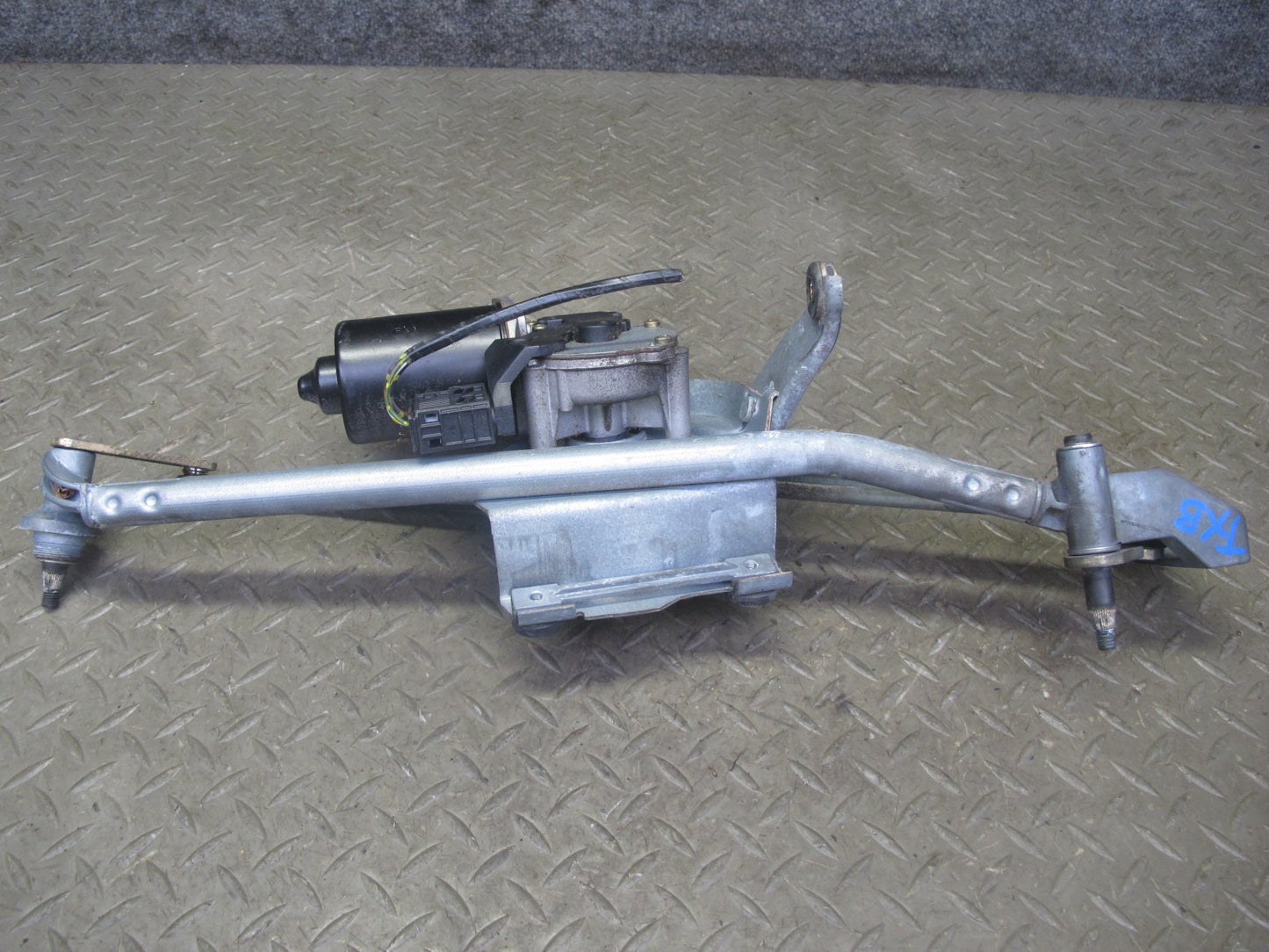 95-99 BMW E36 328iC 2DOOR Windshield Wiper Transmission Linkage w Motor OEM