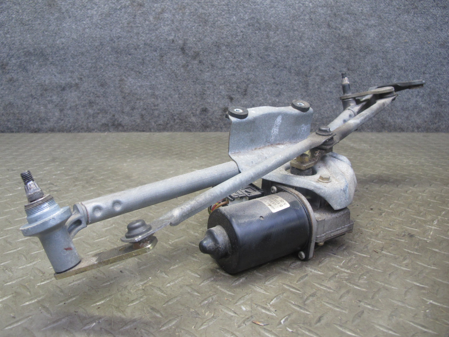 95-99 BMW E36 328iC 2DOOR Windshield Wiper Transmission Linkage w Motor OEM