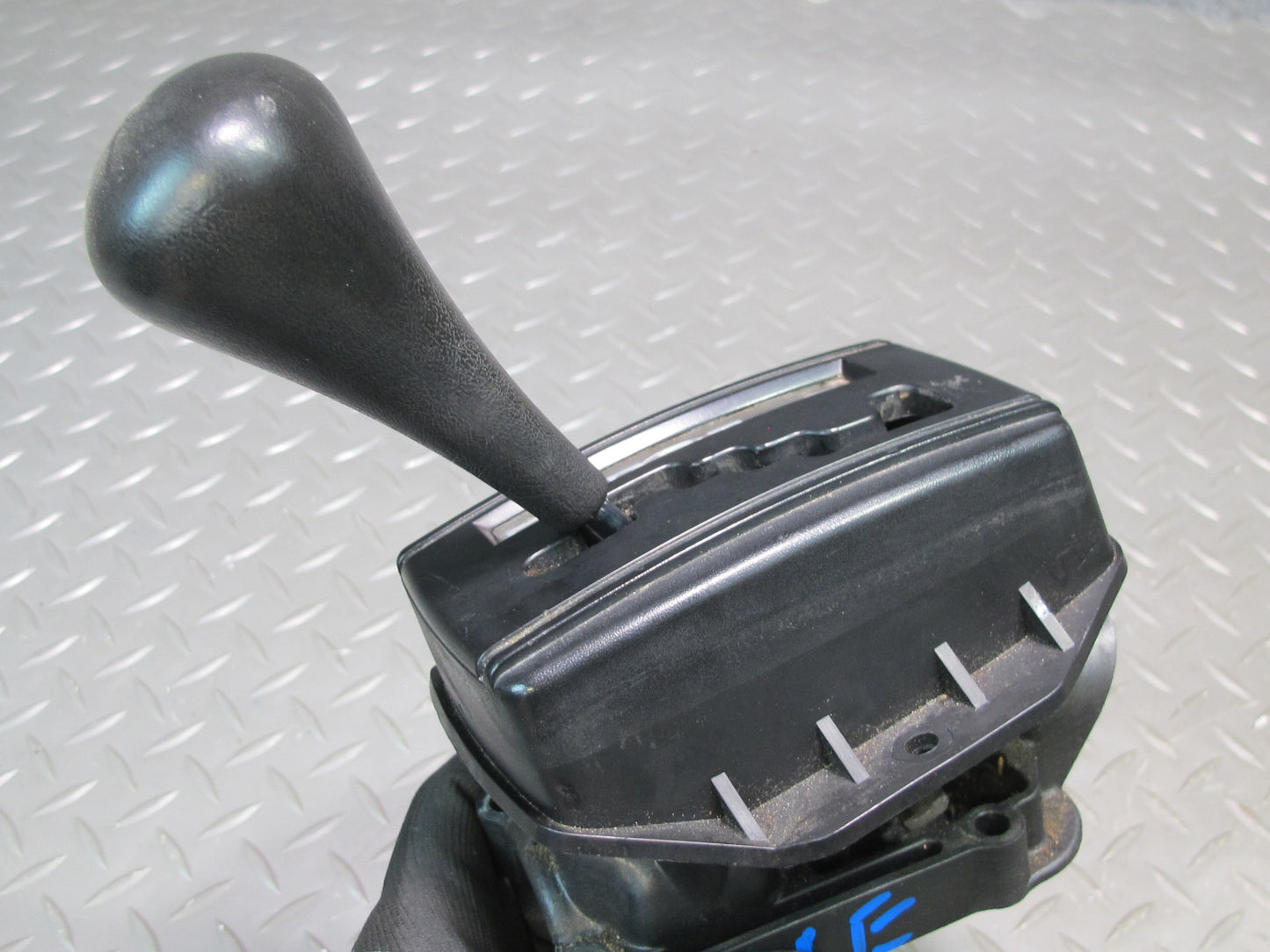 82-85 Mercedes W123 300D 240D A/T Automatic Transmission Gear Shifter Black OEM