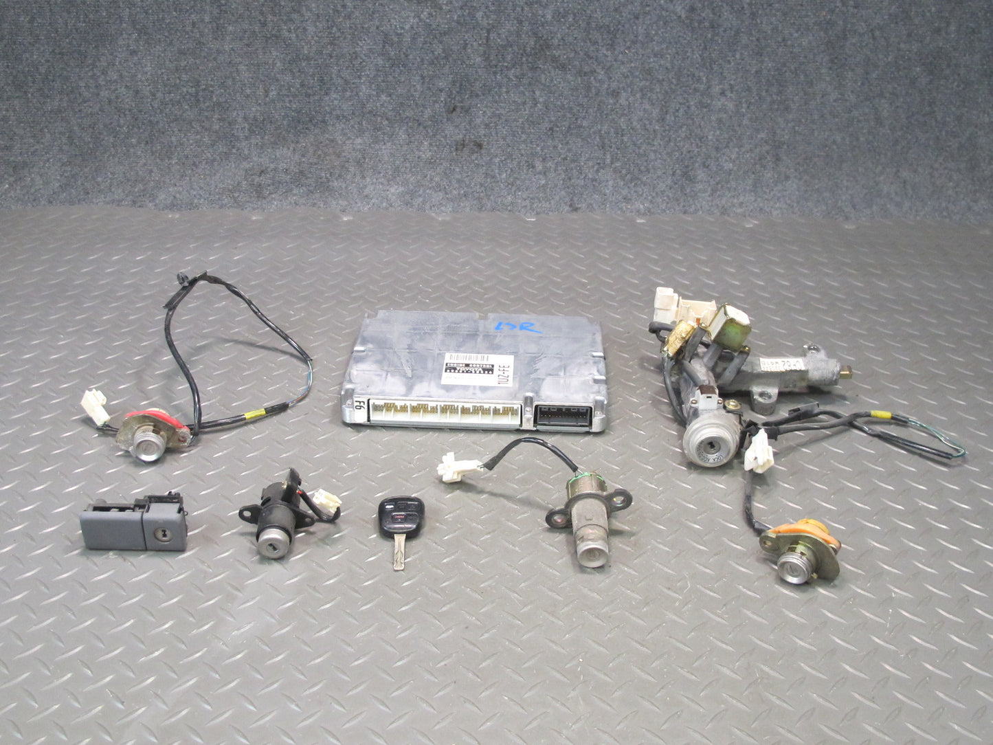 1998 Lexus LS400 1UZFE Engine ECU ECM Ignition Door Trunk Glove Lock KEY Set OEM