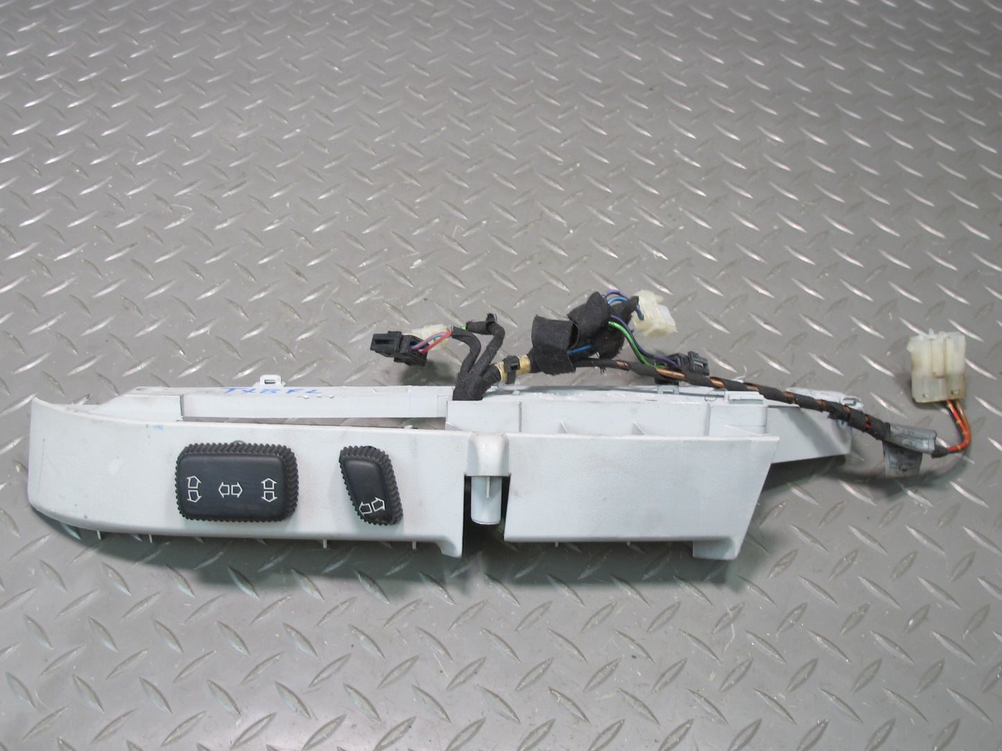 94-99 BMW E36 325iC 328iC Front Right Seat Adjustment Switch w Trim OEM