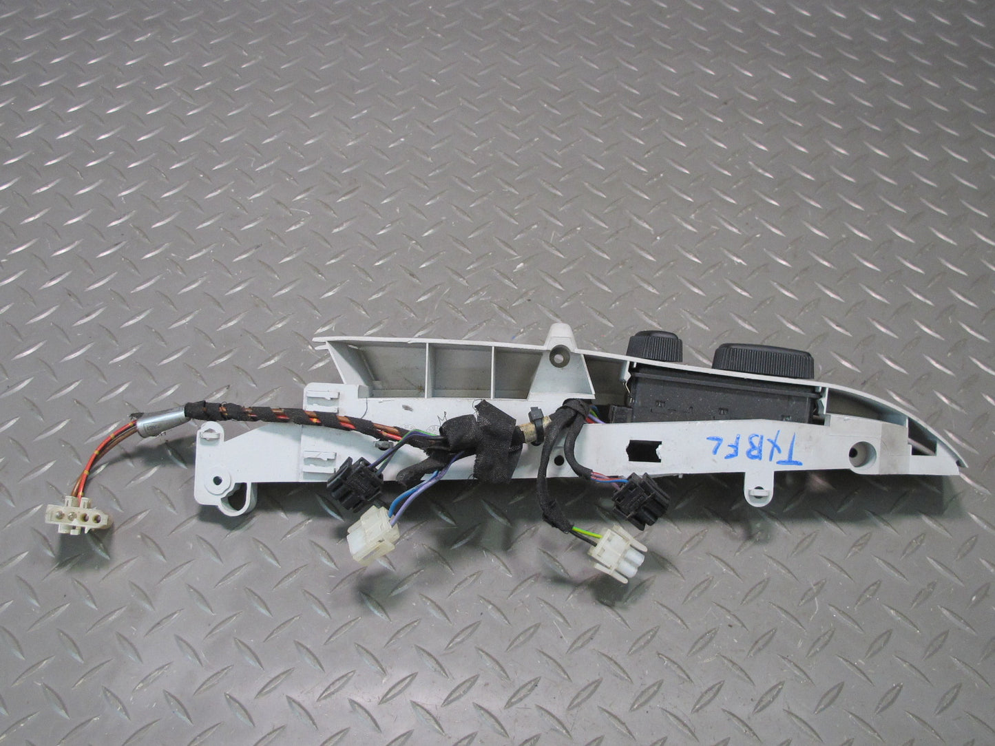 94-99 BMW E36 325iC 328iC Front Right Seat Adjustment Switch w Trim OEM