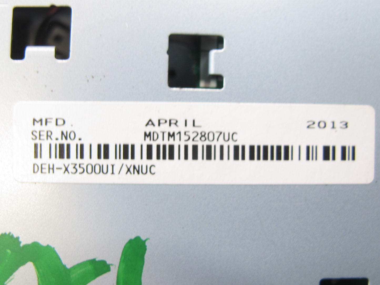 Pioneer DEH-X3500UI CD/MP3/USB Player Receiver Removable Face w Harness & Remote