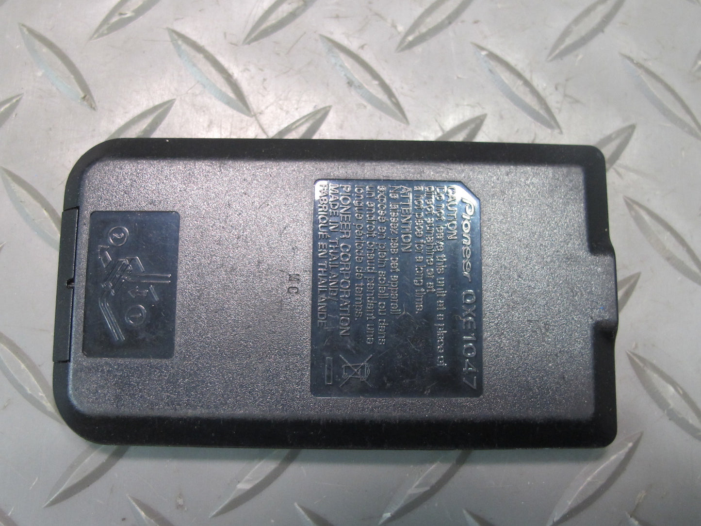 Pioneer DEH-X3500UI CD/MP3/USB Player Receiver Removable Face w Harness & Remote