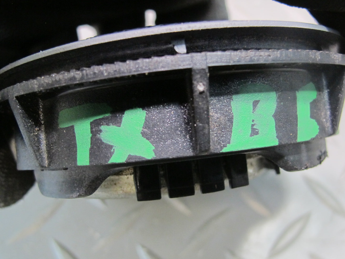 95-99 BMW E36 328iC Set of 2 Front Left & Right Door MID Range Speaker Gray OEM