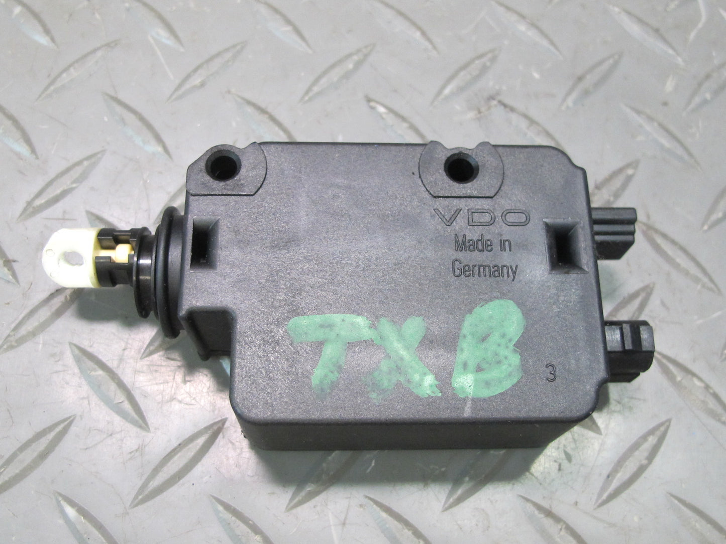 95-99 BMW E36 328ic Convertible Rear Trunk Lid Latch Lock Actuator Motor OEM