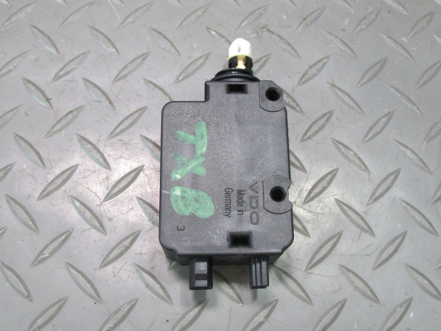 95-99 BMW E36 328ic Convertible Rear Trunk Lid Latch Lock Actuator Motor OEM