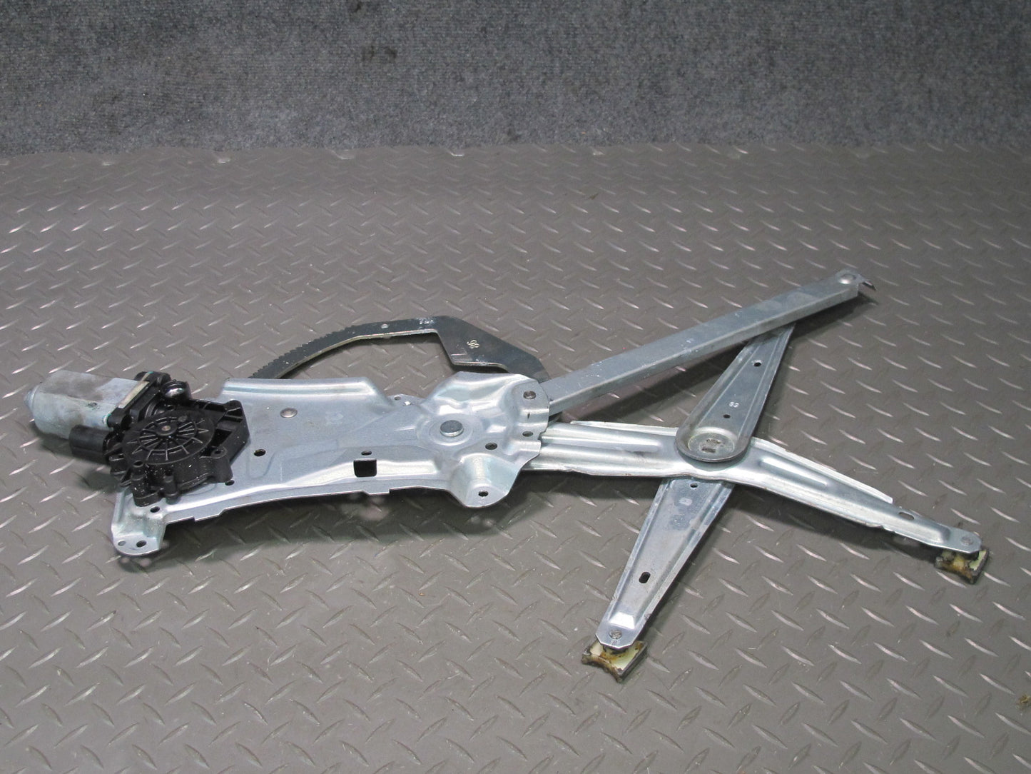 94-99 BMW E36 328ci Convertible Coupe Left Door Window Regulator w Motor OEM