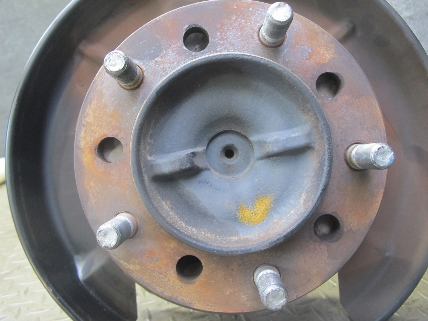 2003-2007 Lexus J100 LX470 Rear Left Driver Side Spindle Knuckle Wheel Hub