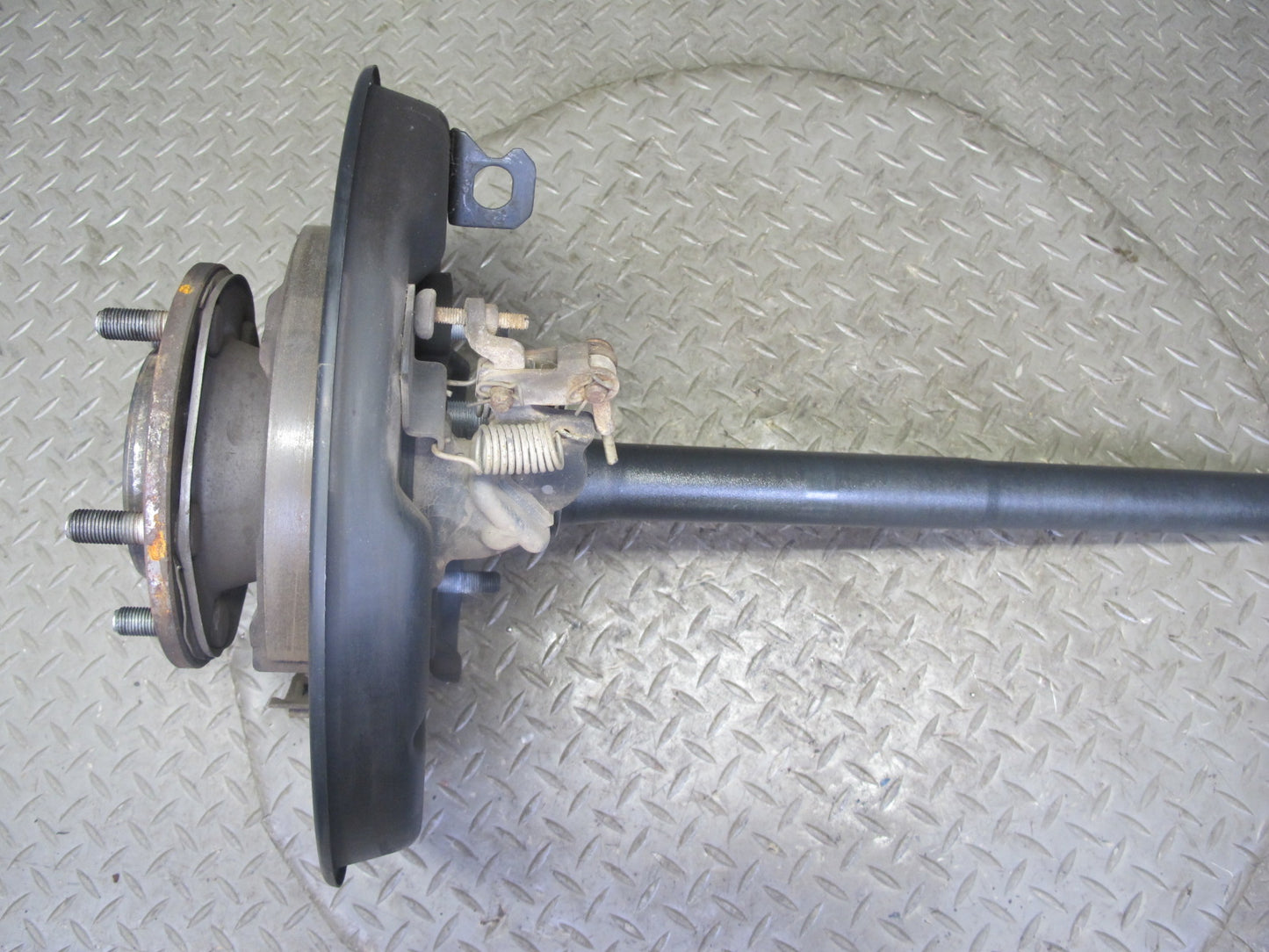 2003-2007 Lexus J100 LX470 Rear Left Driver Side Spindle Knuckle Wheel Hub