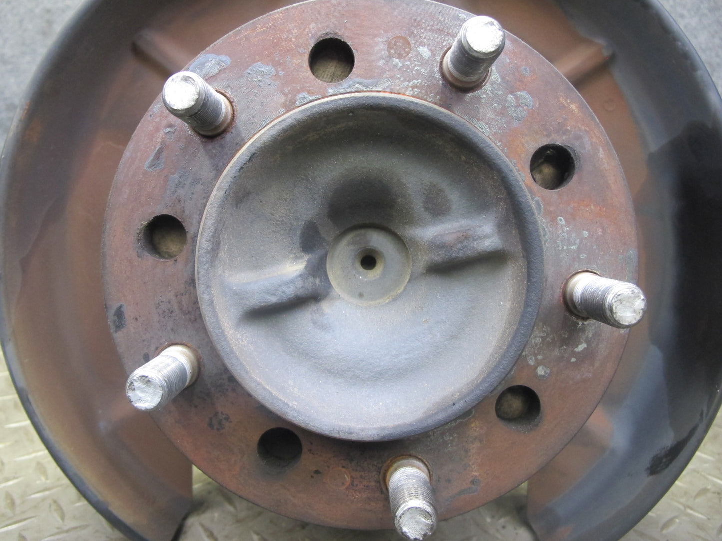 2003-2007 Lexus J100 LX470 Rear Right Pass Side Spindle Knuckle Wheel Hub