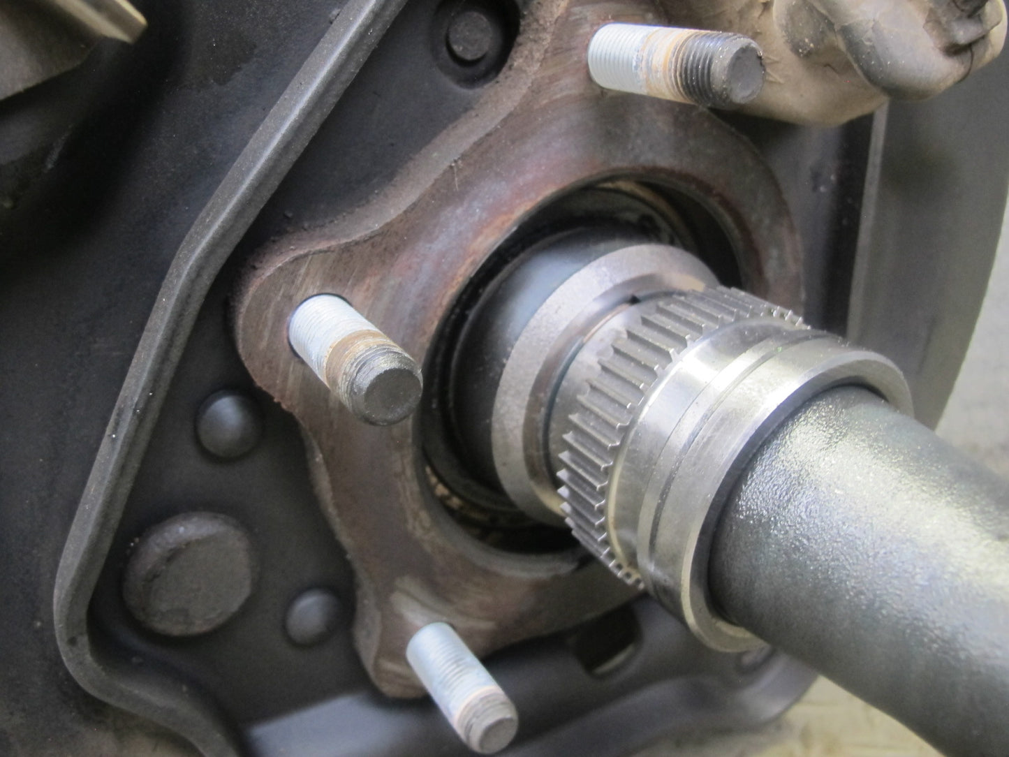 2003-2007 Lexus J100 LX470 Rear Right Pass Side Spindle Knuckle Wheel Hub