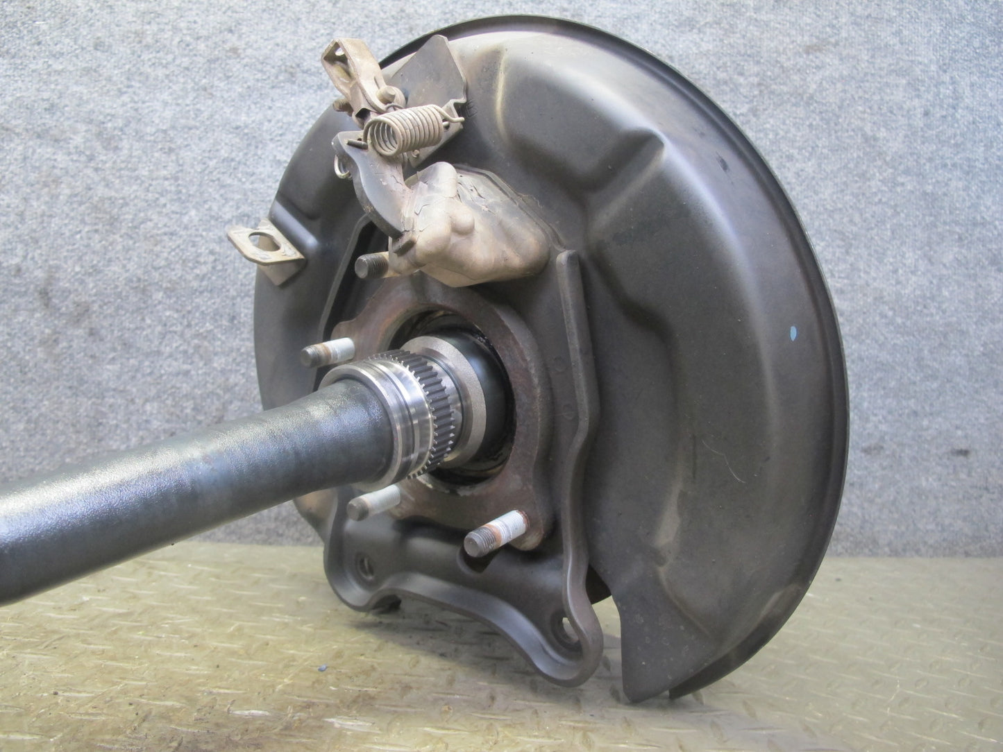 2003-2007 Lexus J100 LX470 Rear Right Pass Side Spindle Knuckle Wheel Hub