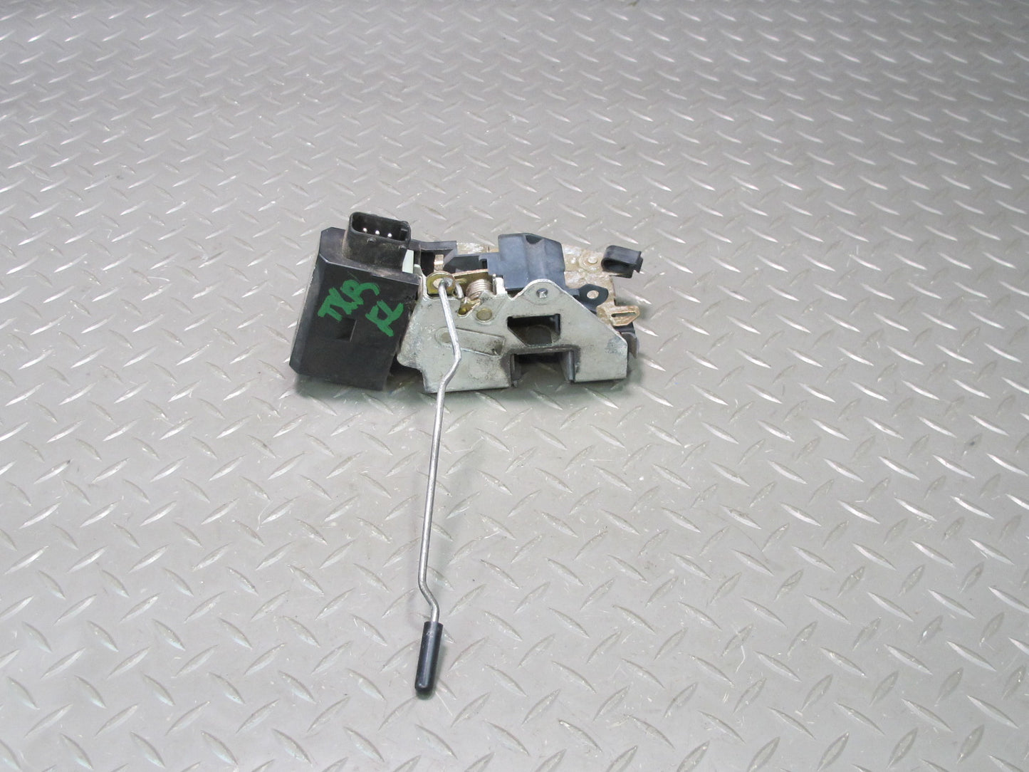 96-99 BMW E36 328ic Convertible Coupe Left Door Lock Latch Actuator OEM