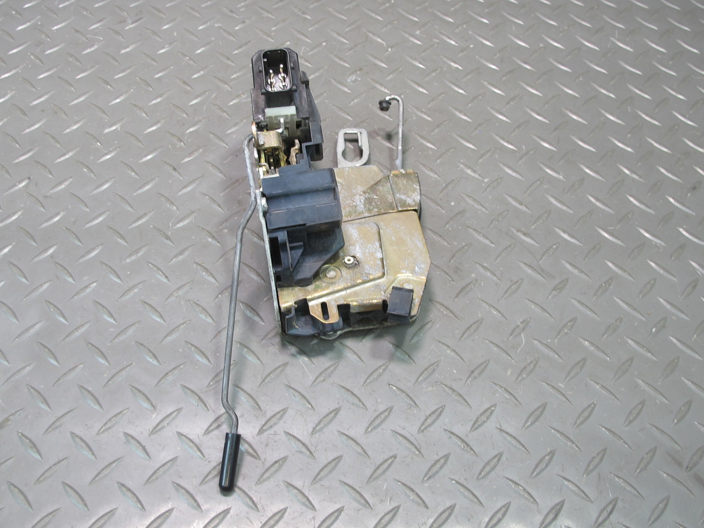 96-99 BMW E36 328ic Convertible Coupe Left Door Lock Latch Actuator OEM